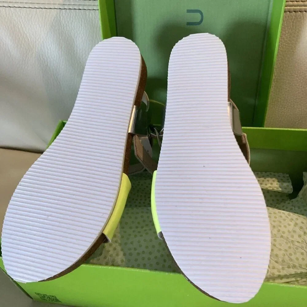 NEW - Unisa Girl’s; Sandals Makena - SIZE 3 YOUTH, 34 EU